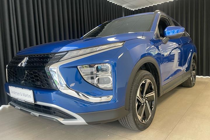 Blå Mitsubishi Eclipse Cross fra 2022