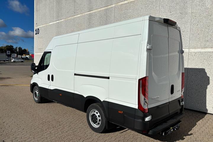 Hvid Iveco Daily fra 2026