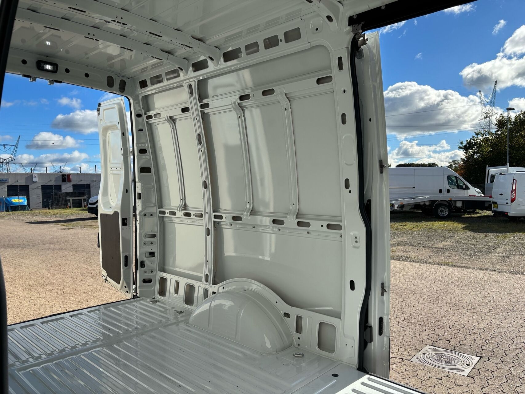 Hvid Iveco Daily fra 2026