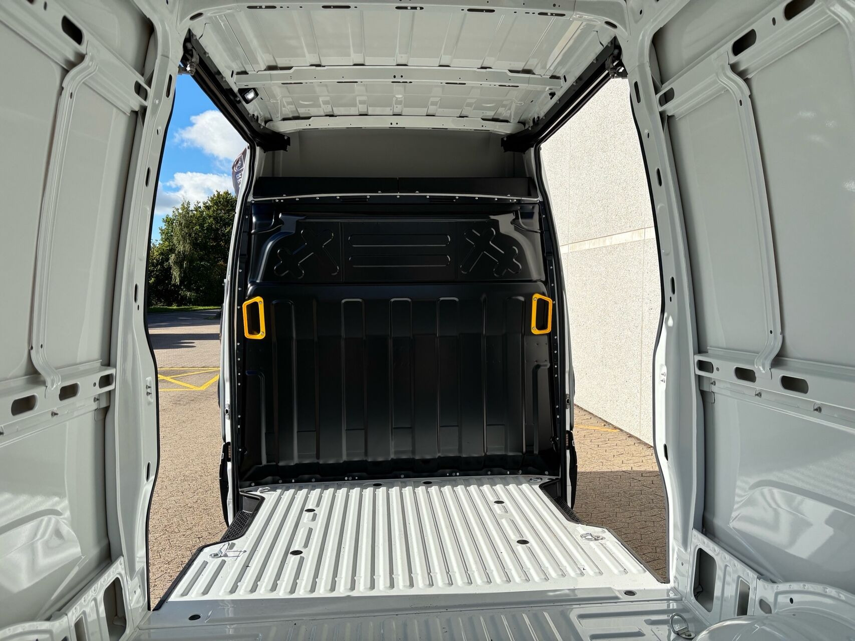 Hvid Iveco Daily fra 2026