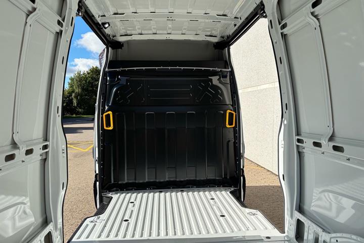 Hvid Iveco Daily fra 2026