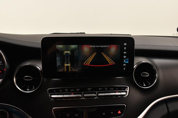 Grå Mercedes V300 d fra 2021