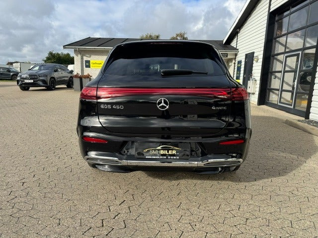 Sort Mercedes EQS450 SUV fra 2023