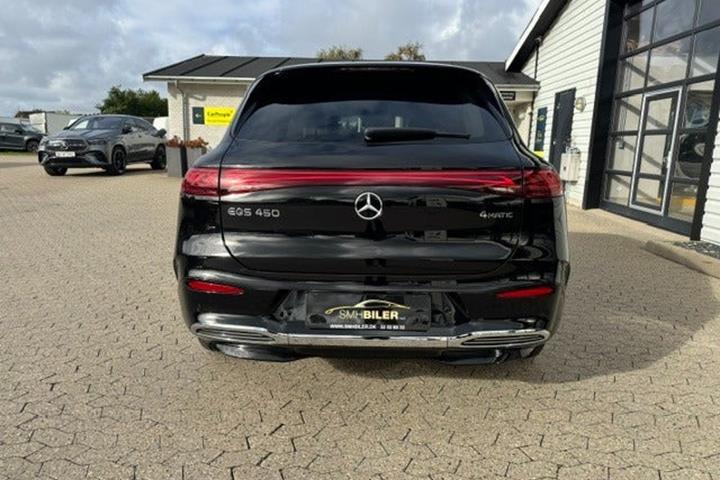 Sort Mercedes EQS450 SUV fra 2023