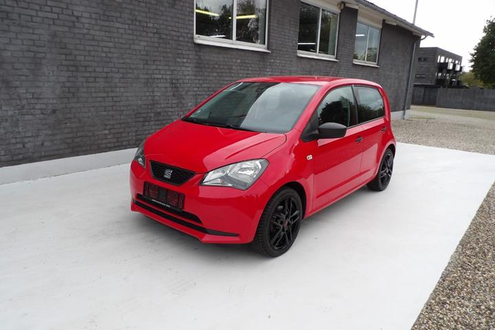 Rød Seat Mii fra 2016 set udefra