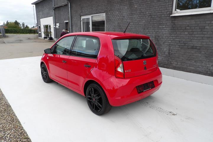 Rød Seat Mii fra 2016