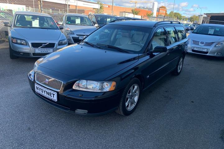 Sort Volvo V70 fra 2004