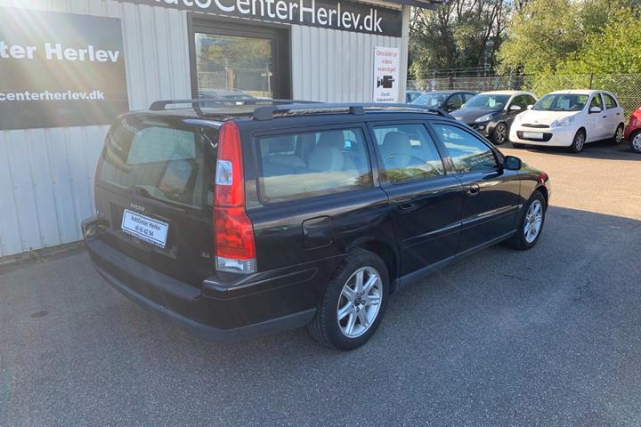 Sort Volvo V70 fra 2004
