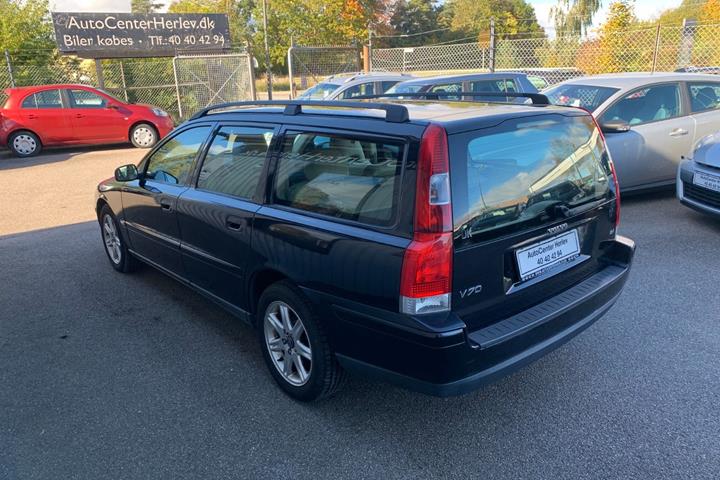 Sort Volvo V70 fra 2004