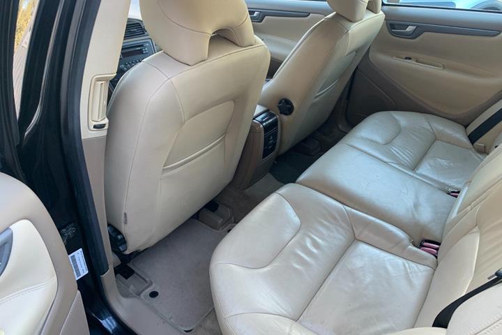 Sort Volvo V70 fra 2004