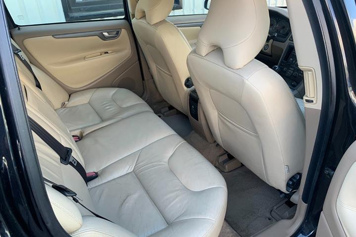 Sort Volvo V70 fra 2004