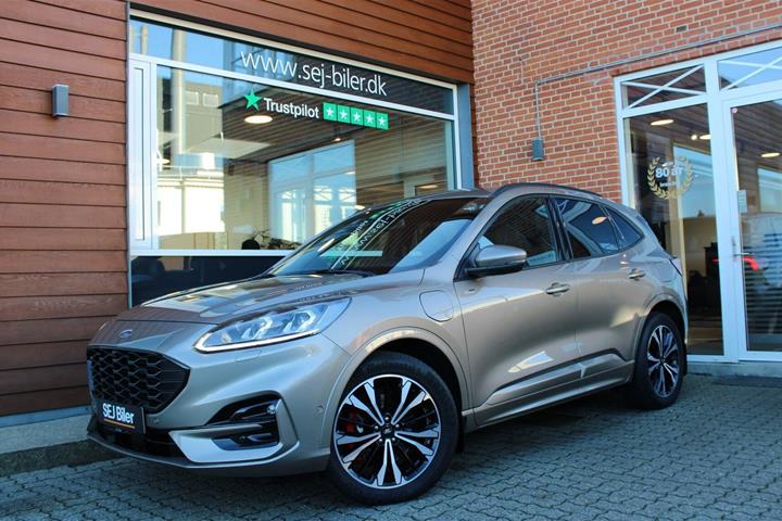 Orange Ford Kuga fra 2020
