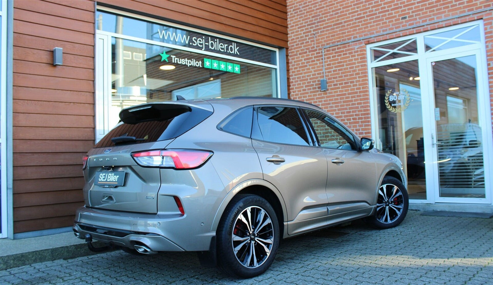 Orange Ford Kuga fra 2020