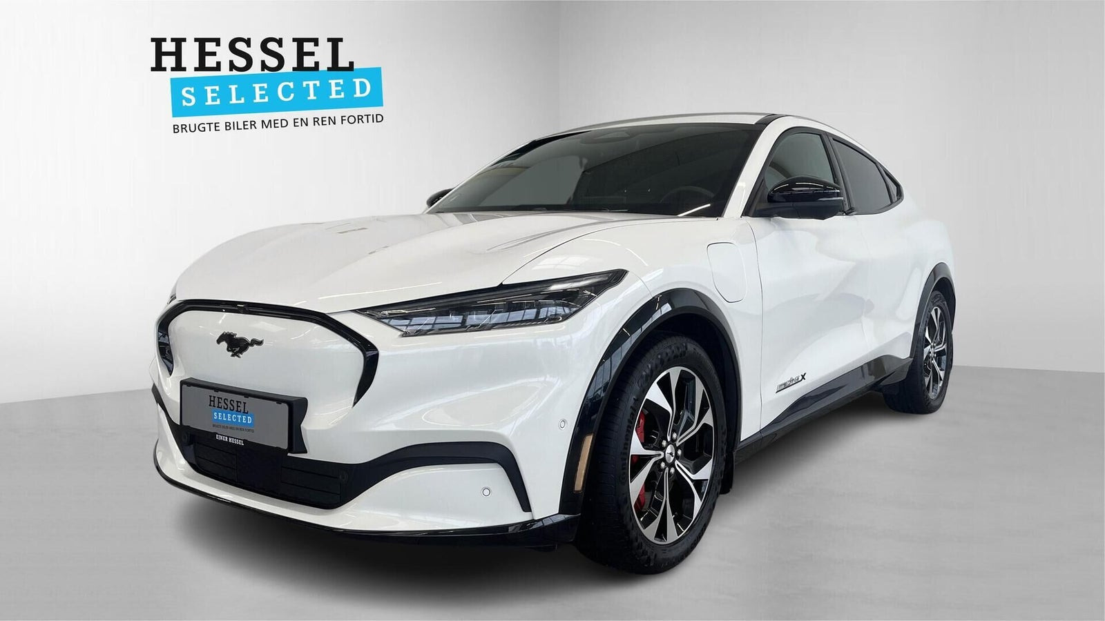 Hvid Ford Mustang Mach-E fra 2023