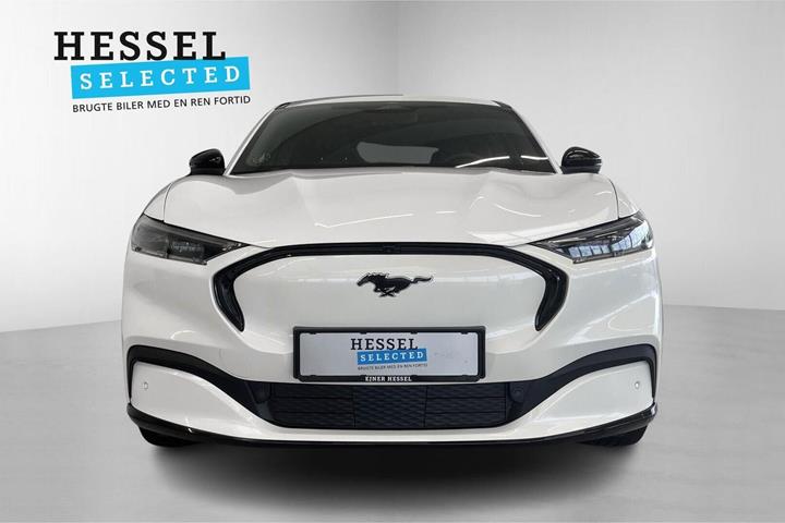 Hvid Ford Mustang Mach-E fra 2023