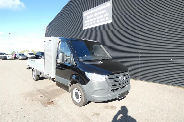 Sort Mercedes Sprinter 317 fra 2022
