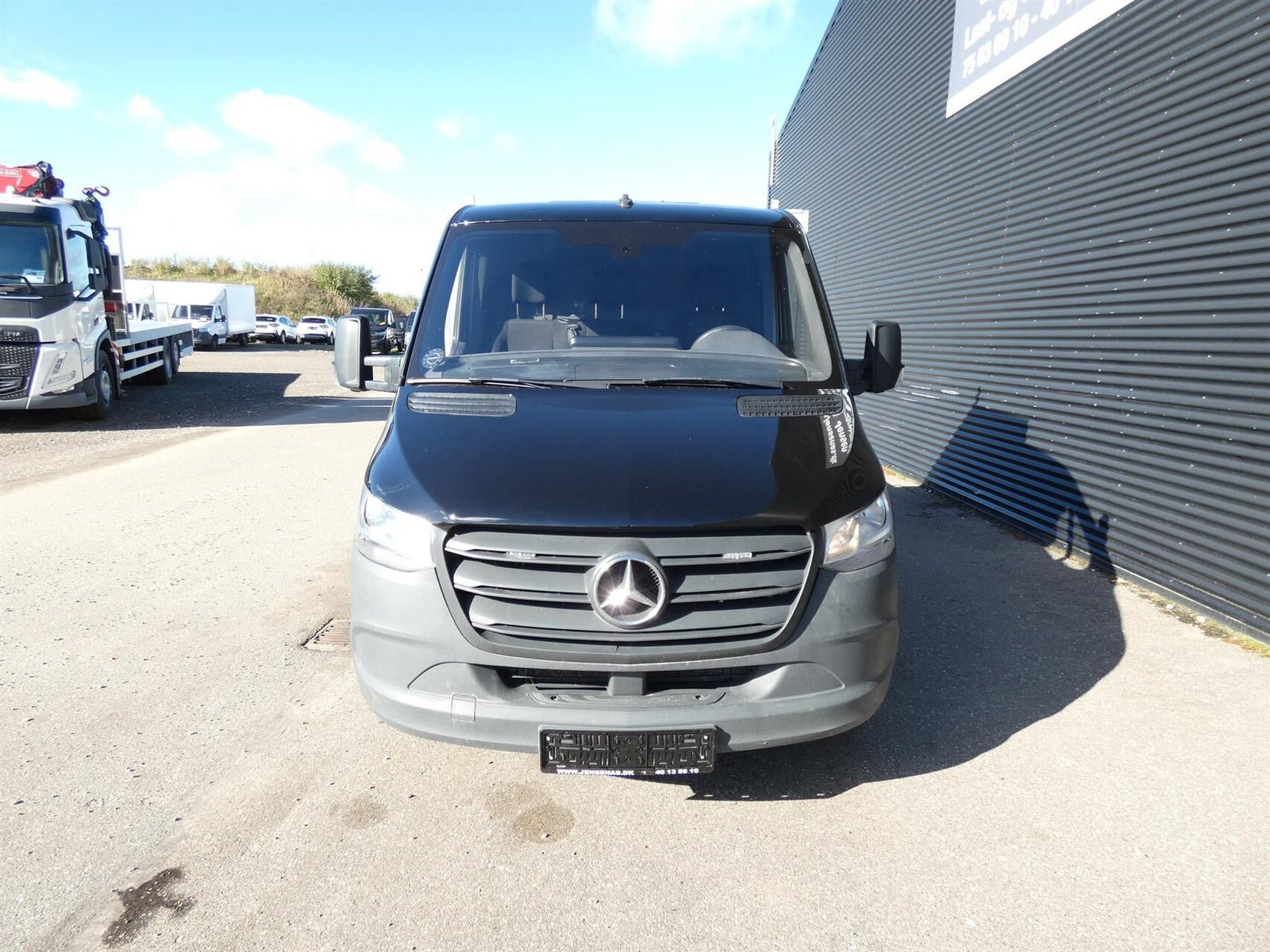 Sort Mercedes Sprinter 317 fra 2022
