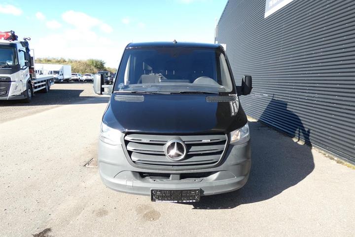 Sort Mercedes Sprinter 317 fra 2022