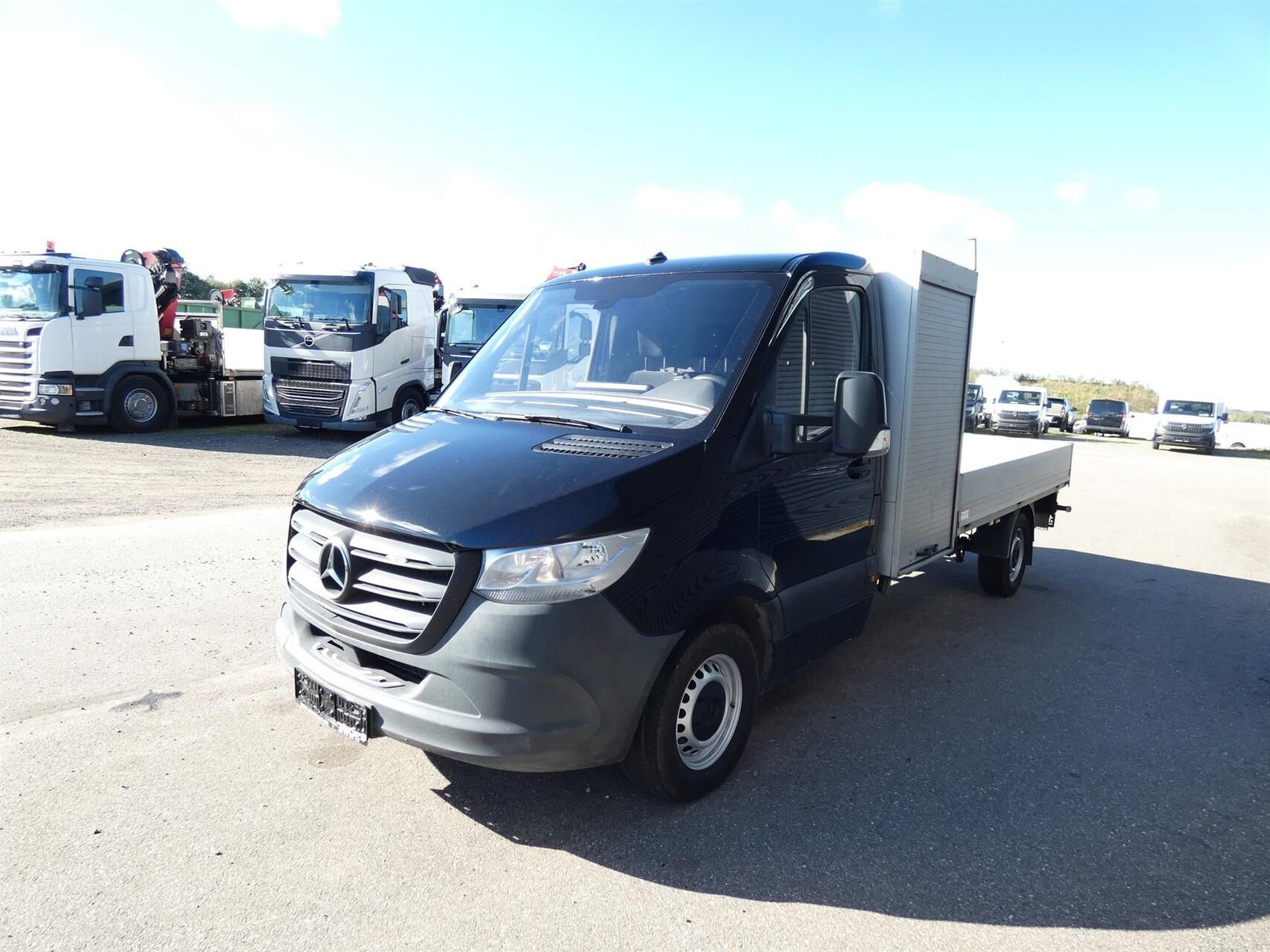 Sort Mercedes Sprinter 317 fra 2022