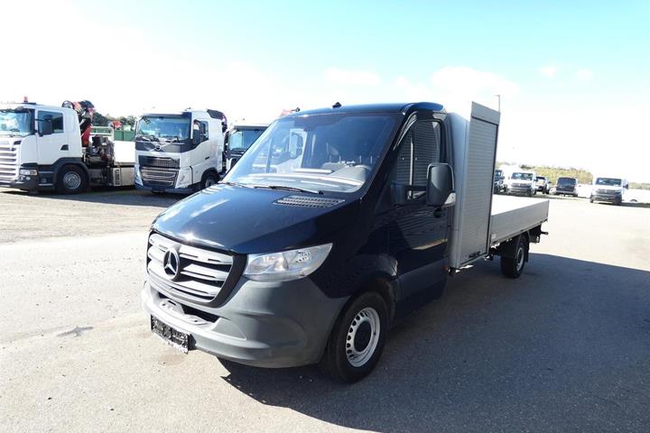 Sort Mercedes Sprinter 317 fra 2022