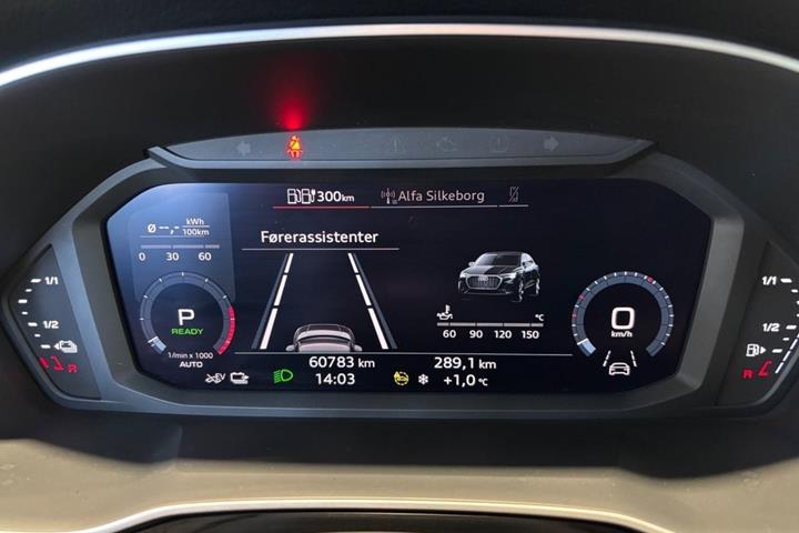 Blå Audi Q3 fra 2021