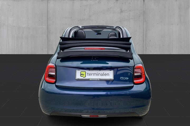 Grøn Fiat 500e fra 2023