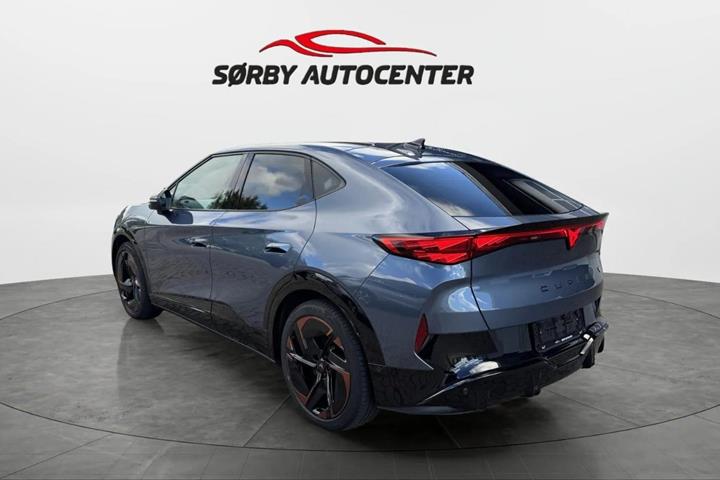 Blå Cupra Tavascan fra 2024