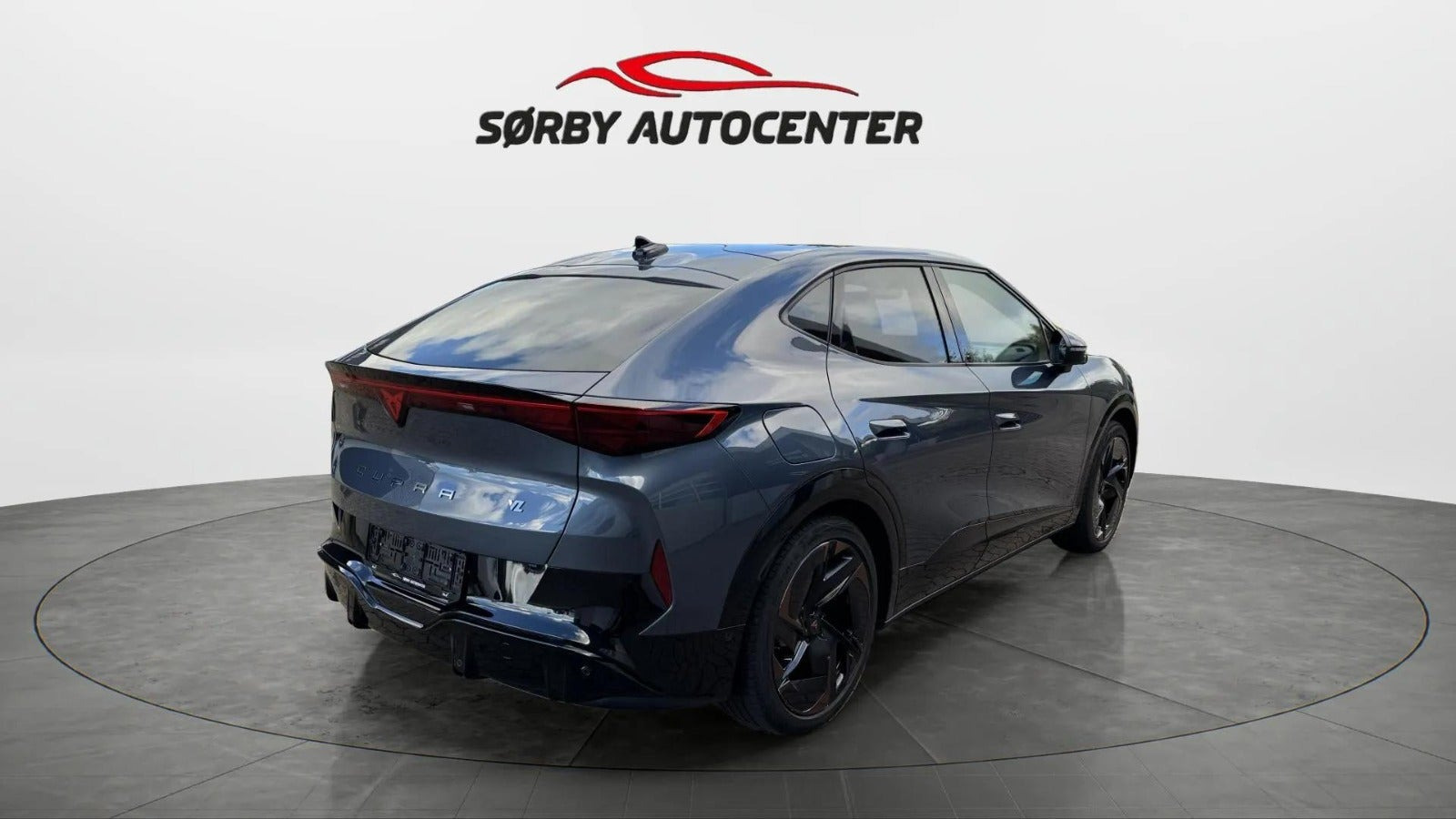 Blå Cupra Tavascan fra 2024
