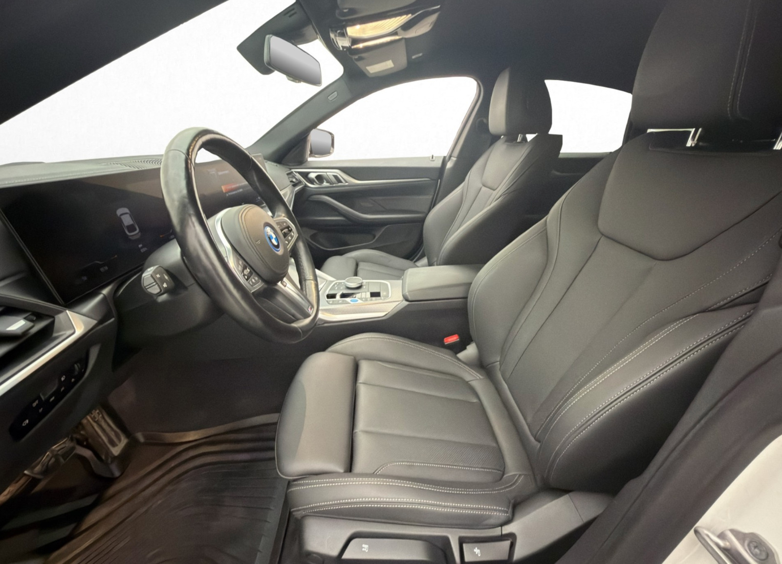 Hvid BMW i4 fra 2023