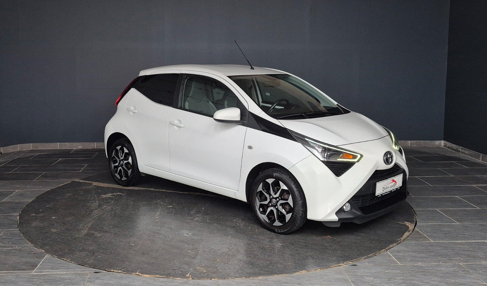 Hvid Toyota Aygo fra 2021