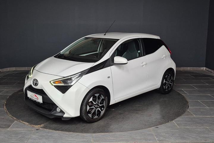 Hvid Toyota Aygo fra 2021