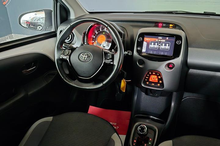 Hvid Toyota Aygo fra 2021