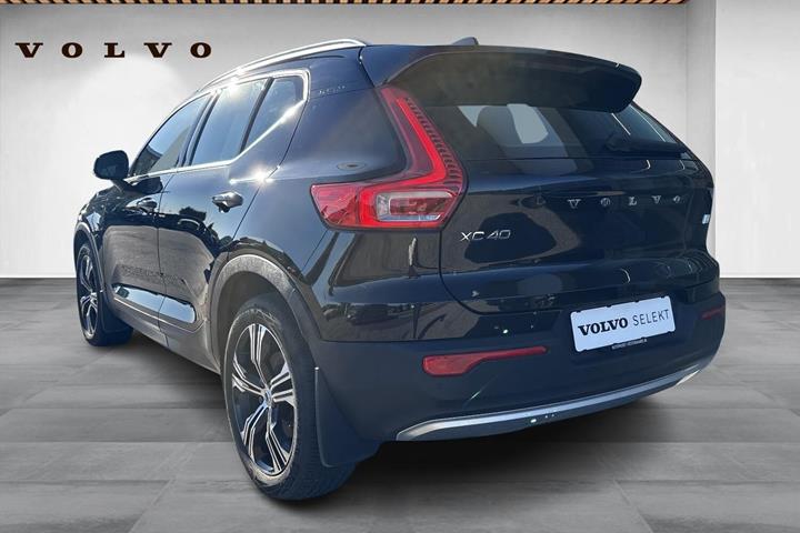 Sort Volvo XC40 fra 2021