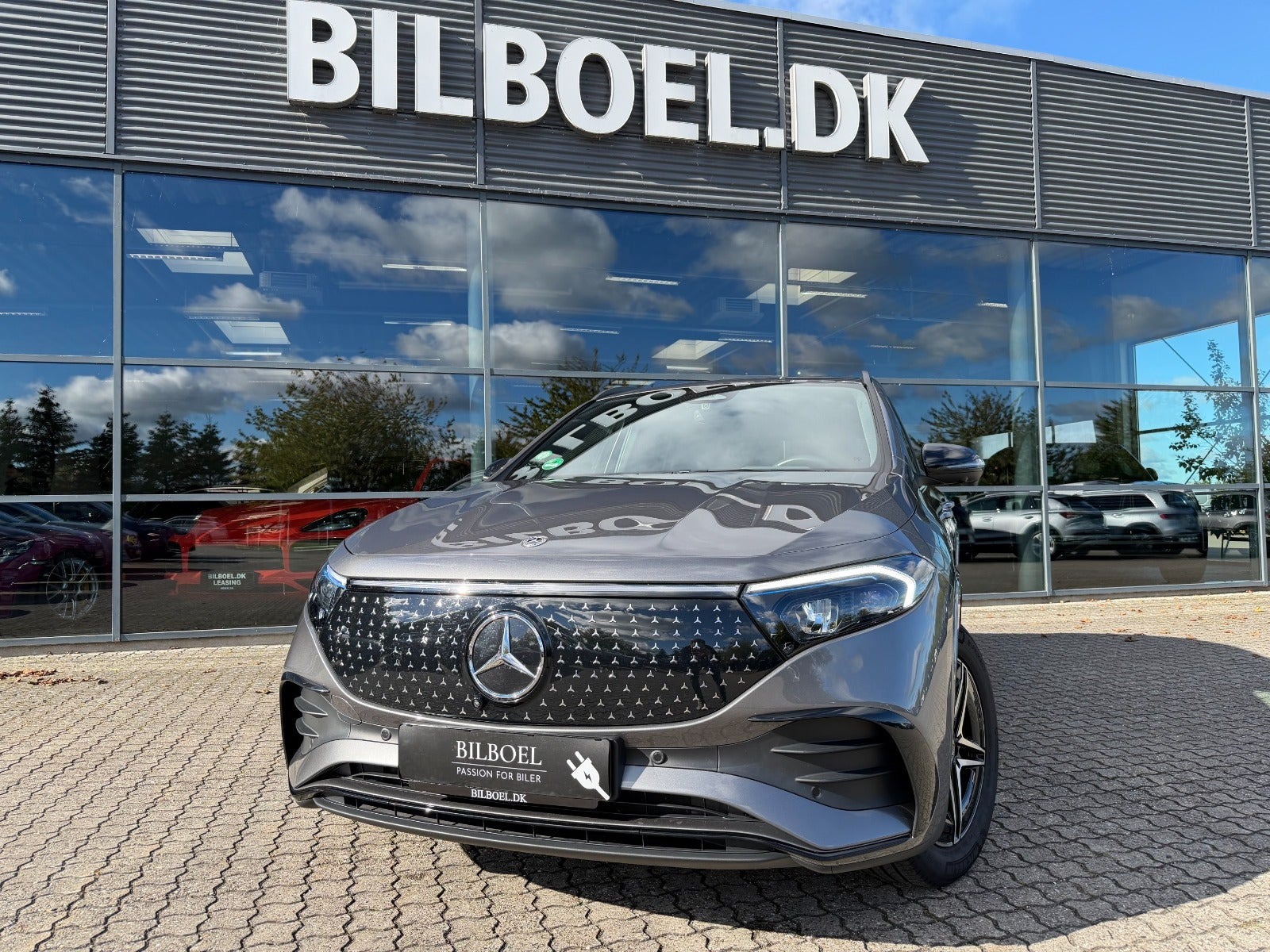 Grå Mercedes EQA250+ fra 2025