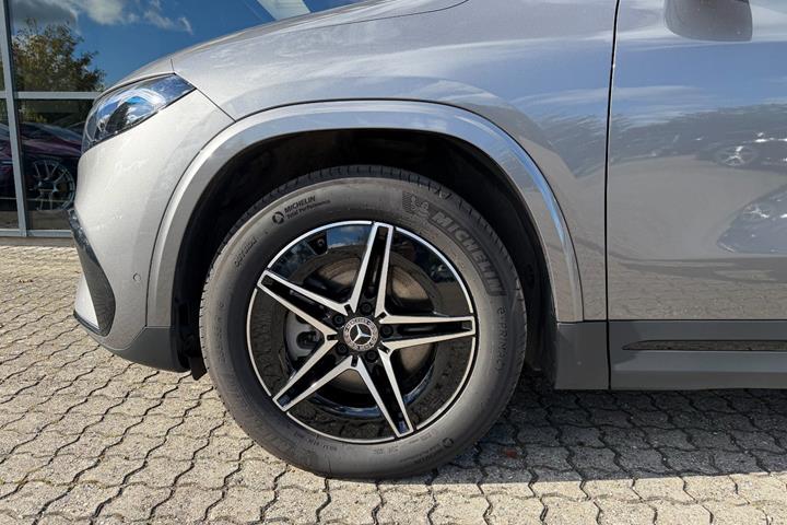 Grå Mercedes EQA250+ fra 2025