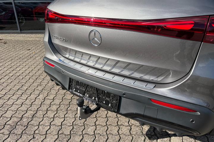 Grå Mercedes EQA250+ fra 2025