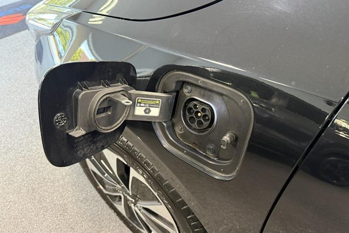 Sort Kia Ceed fra 2023