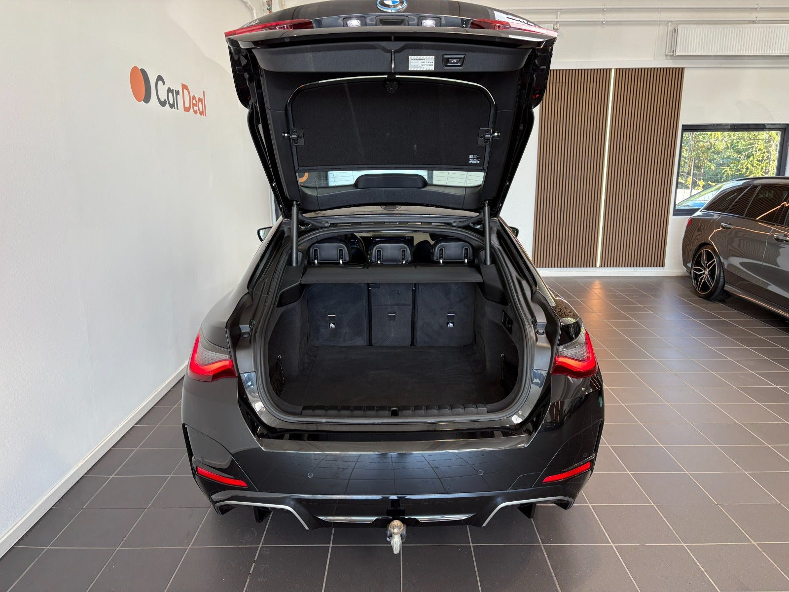 Sort BMW i4 fra 2022