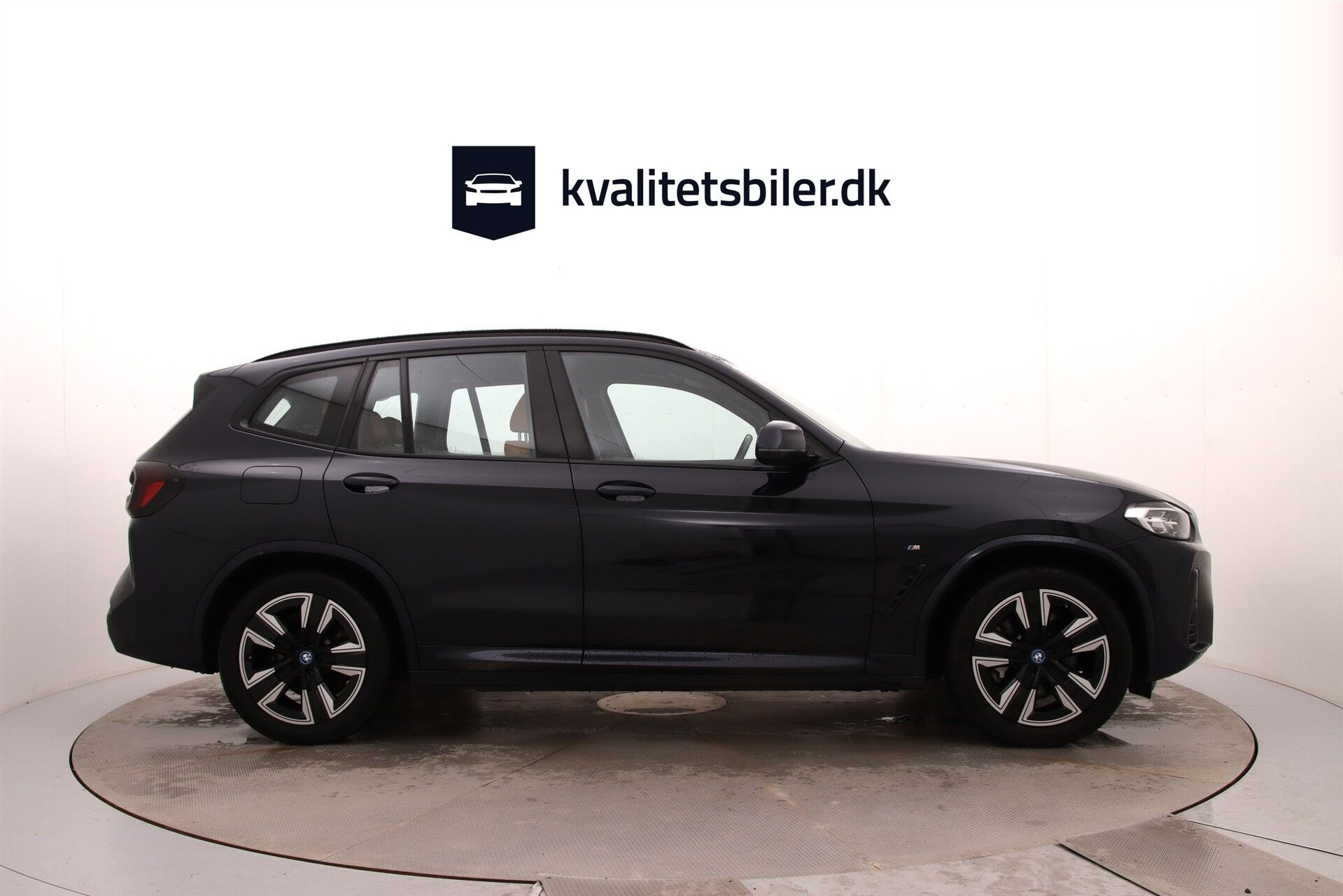 Sort BMW iX3 fra 2023