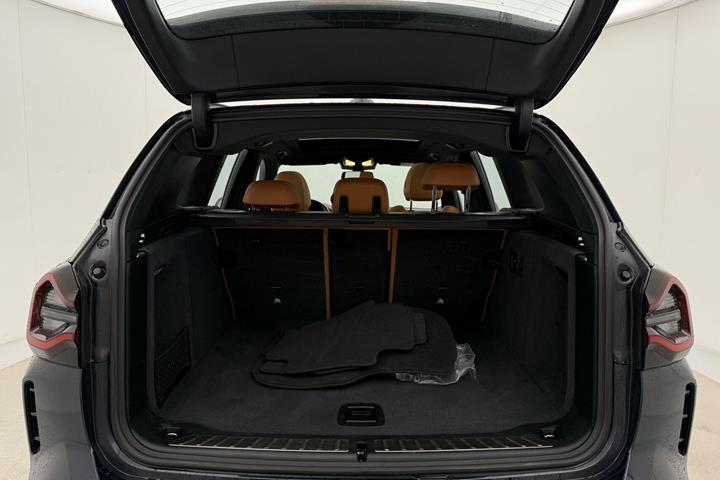 Sort BMW iX3 fra 2023