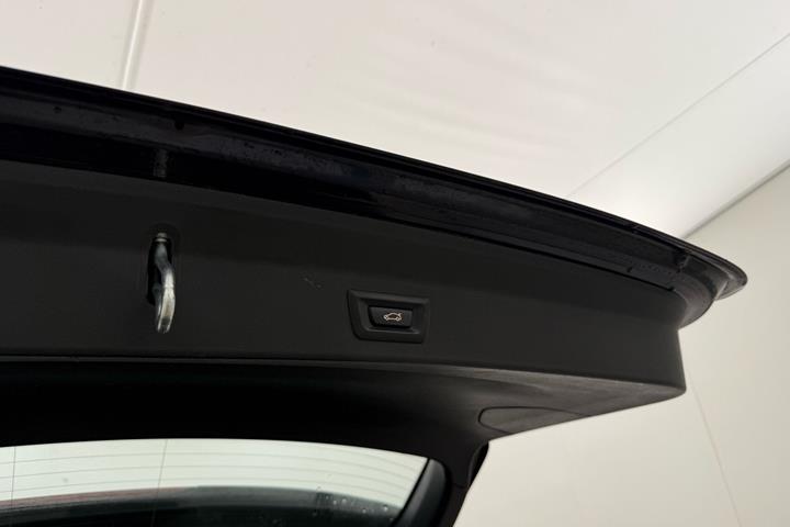Sort BMW iX3 fra 2023