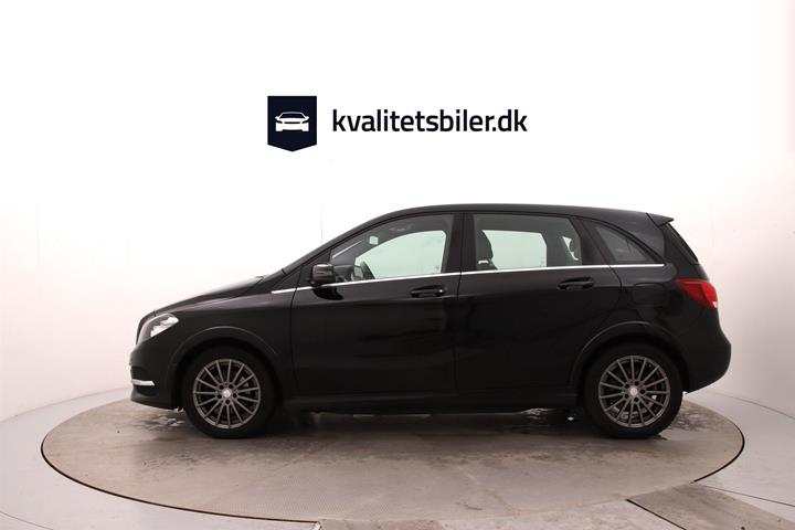 Sort Mercedes B250 e fra 2018