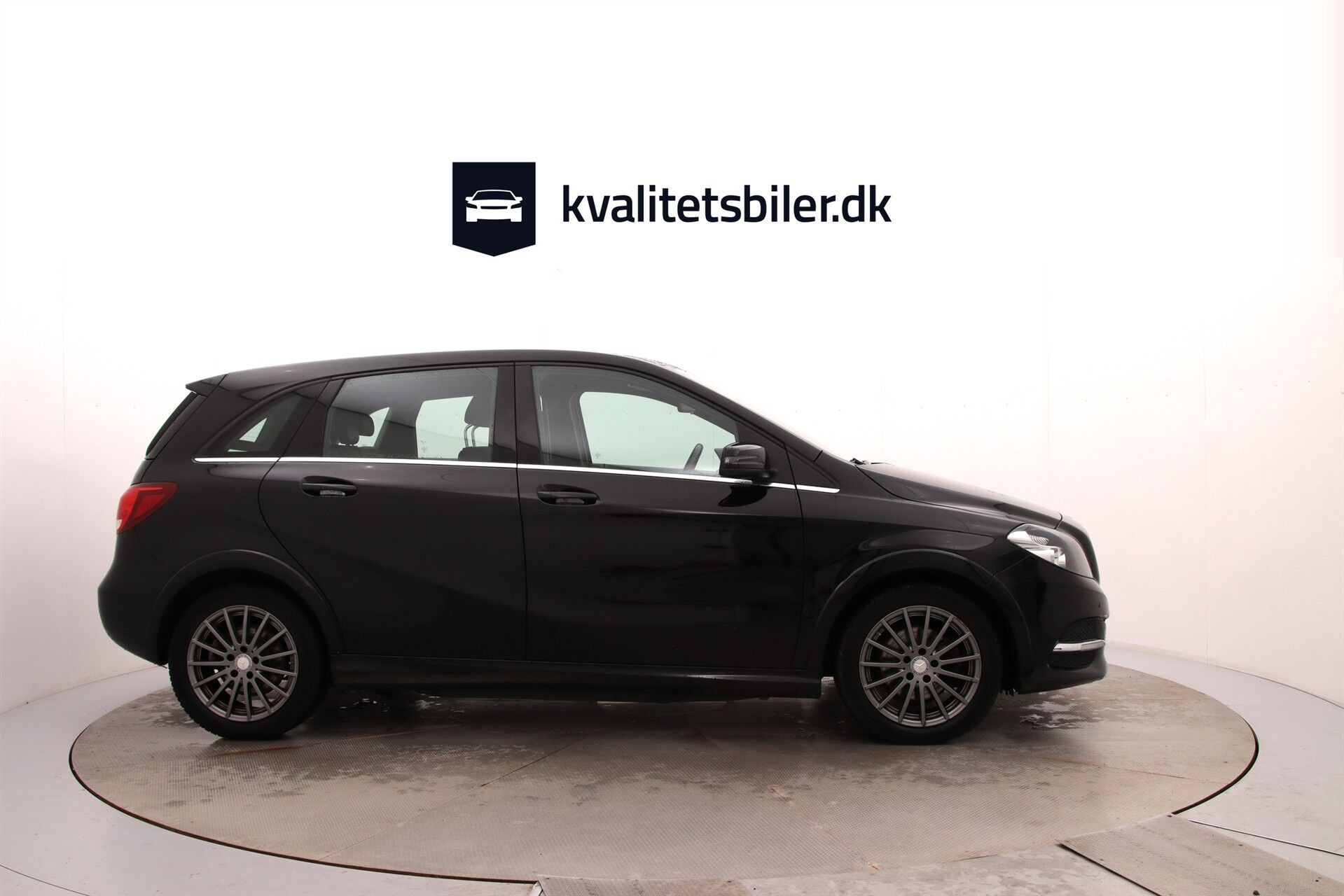 Sort Mercedes B250 e fra 2018