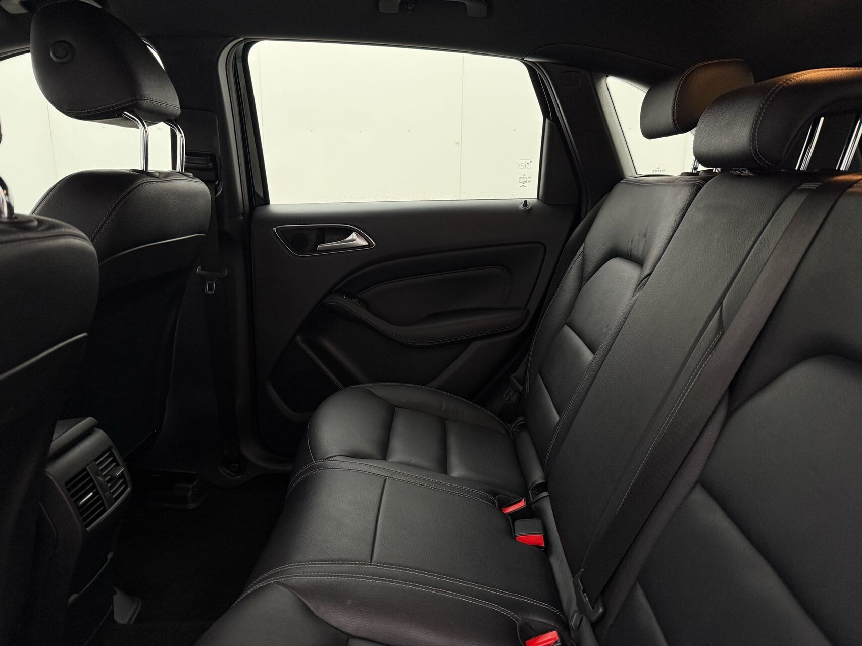 Sort Mercedes B250 e fra 2018