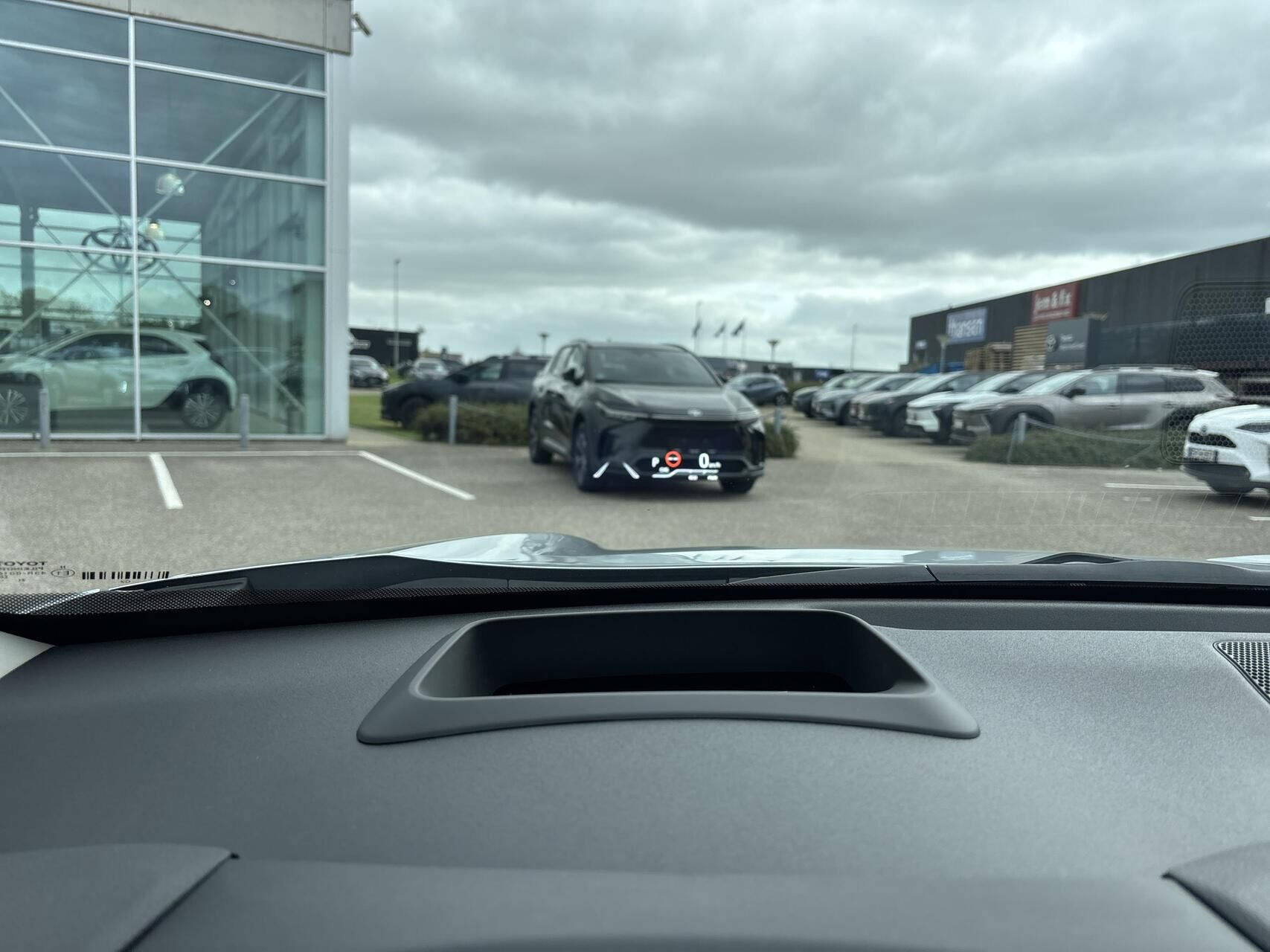 Sølv Toyota Yaris Cross fra 2022