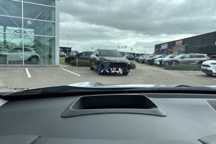 Sølv Toyota Yaris Cross fra 2022