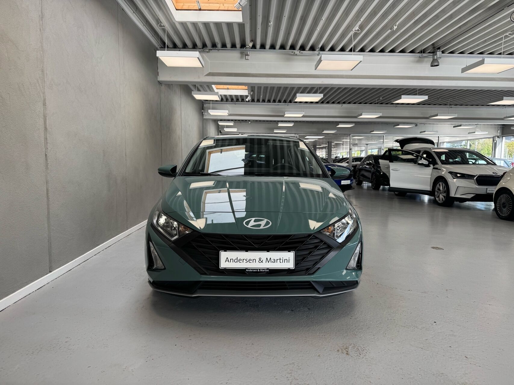 Blå Hyundai i20 fra 2024