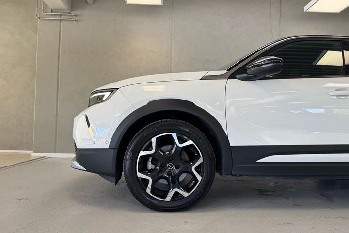 Hvid Opel Mokka-e fra 2022