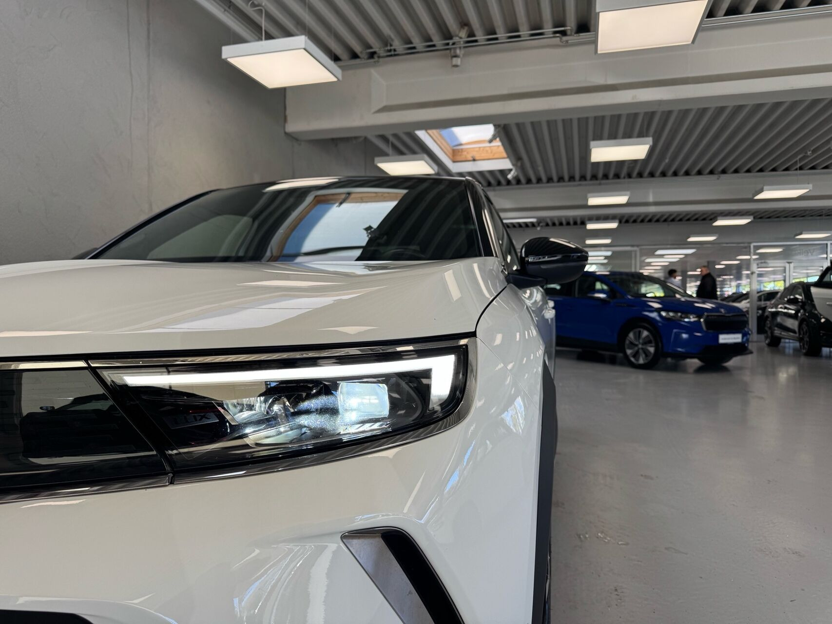 Hvid Opel Mokka-e fra 2022