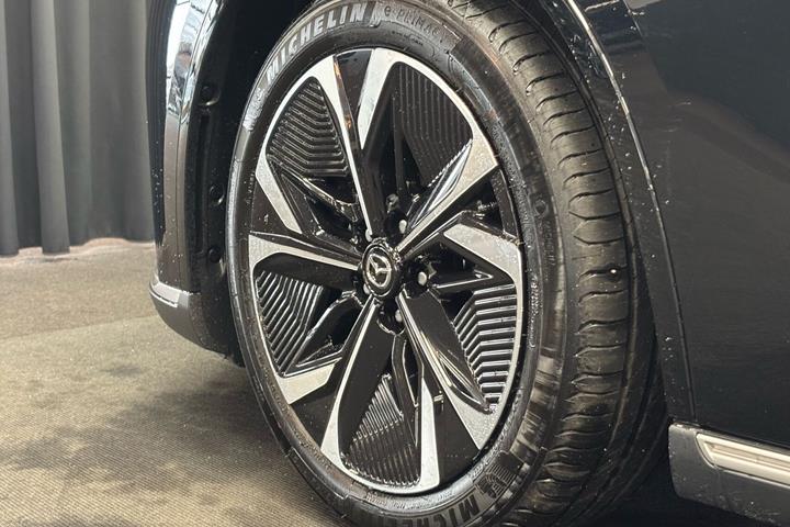 Sort Mazda 6e fra 2026